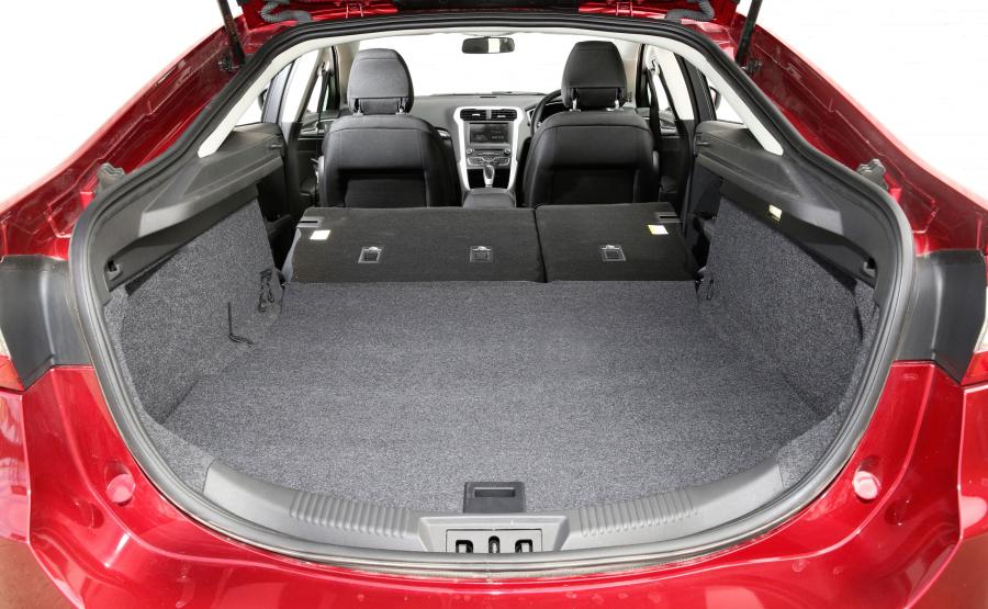  Ford Mondeo Hatchback 2015 года  (AU) (фото 12 из 15)
